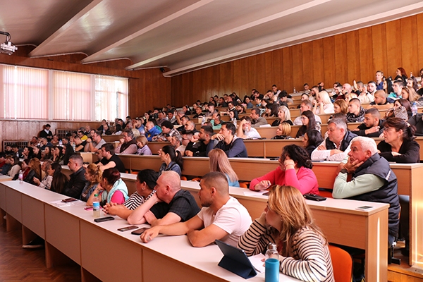Студенти от АУ Студенти от АУ