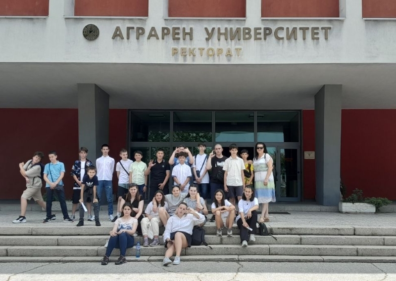 Шестокласници от ОУ „Д-р Петър Берон“, гр. Пловдив посетиха Аграрния университет