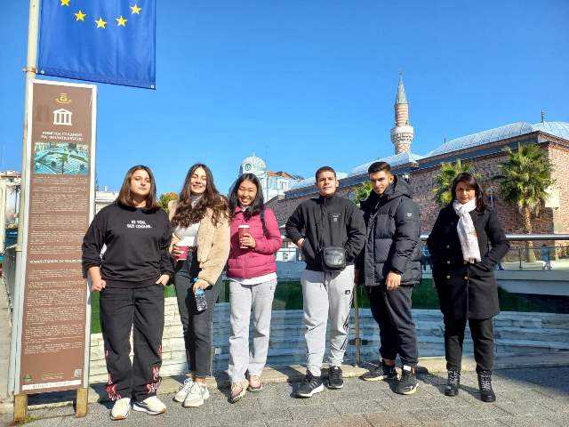Студенти от Гърция, Турция и Франция, Сирия и Русия посетиха исторически забележителности в Пловдив