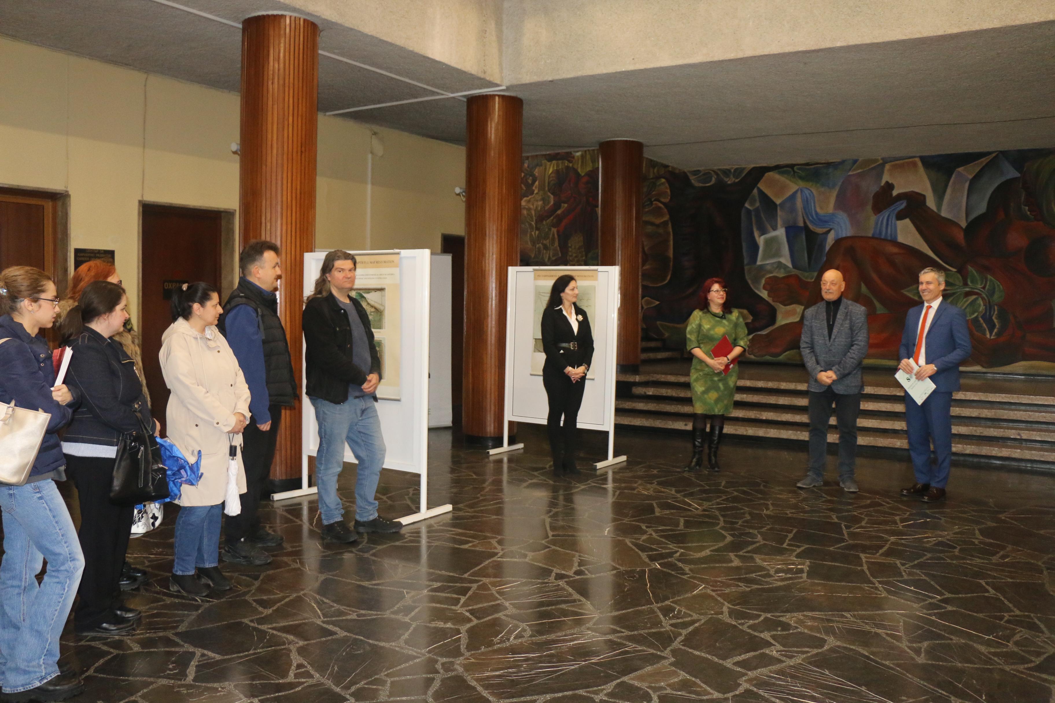 Откриване на изложба  „Памет и град: Живото наследство на Пловдив“ в АУ