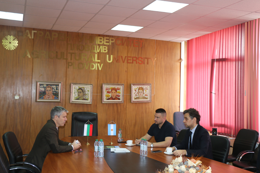 Среща с представители на бизнеса и дипломатическите среди в Аграрния университет – Пловдив