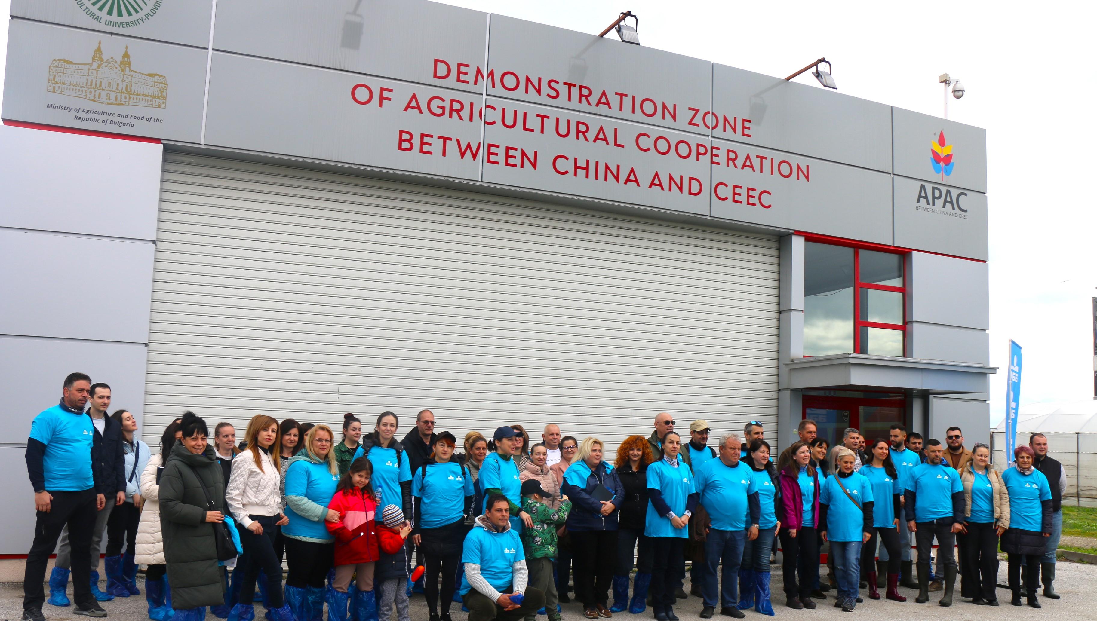 Аграрният университет – Пловдив и ОББ стартираха проект за възстановяване на българския сорт ябълка „Карастоянка“