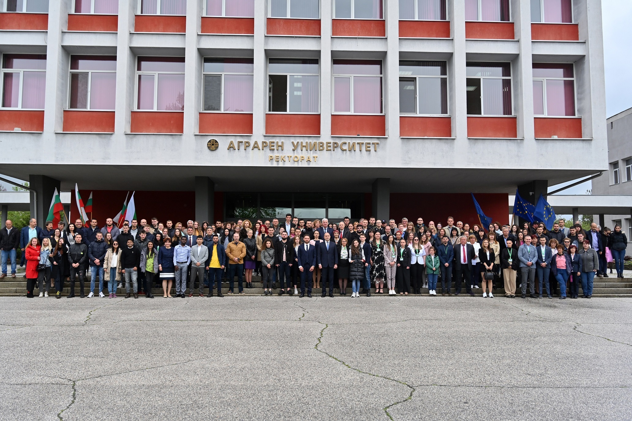 Президентът Румен Радев се срещна със студенти и академичния състав на Аграрен университет- Пловдив