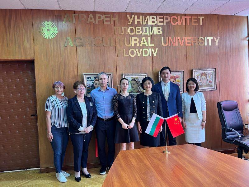 Посланикът на Китай на посещение в Аграрен Университет – Пловдив